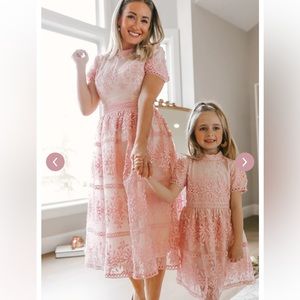 Ivy City Co. dress with pink lace and puffy sleeves. Size Medium.